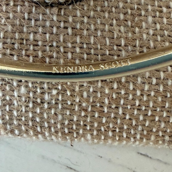 Kendra Scott Andy Pinch Bracelet - Picture 2 of 7